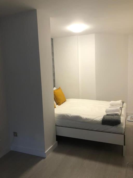 Stunning Apartment In Leeds- Financial District Лидс Экстерьер фото